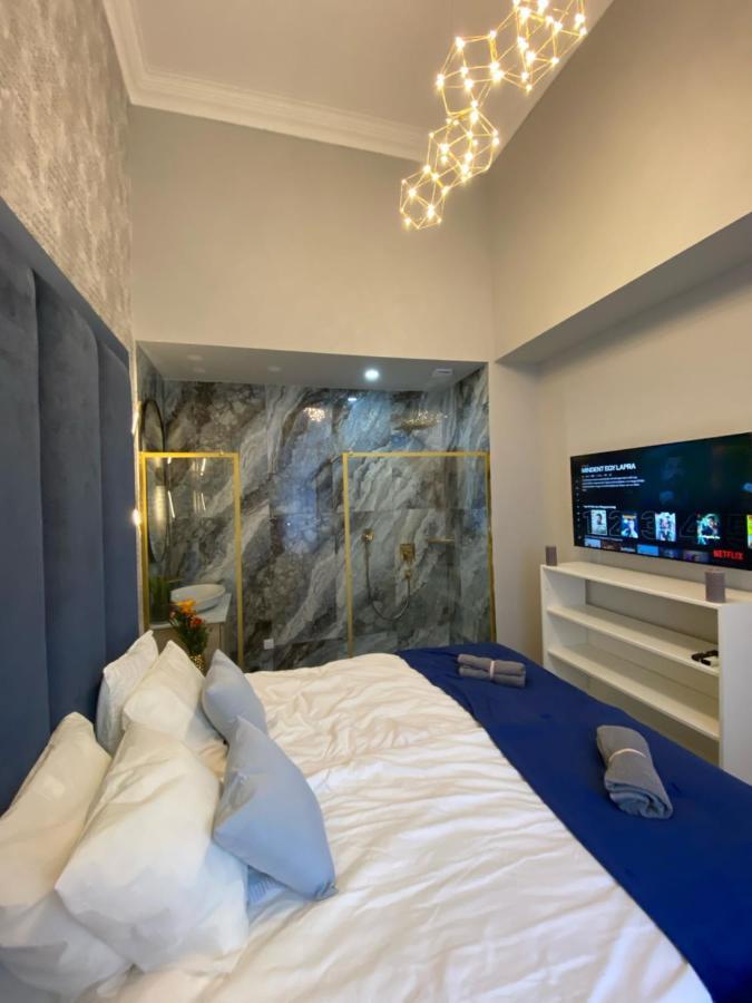Apartment Luxury Exclusive 3 Bedroom Downtown *