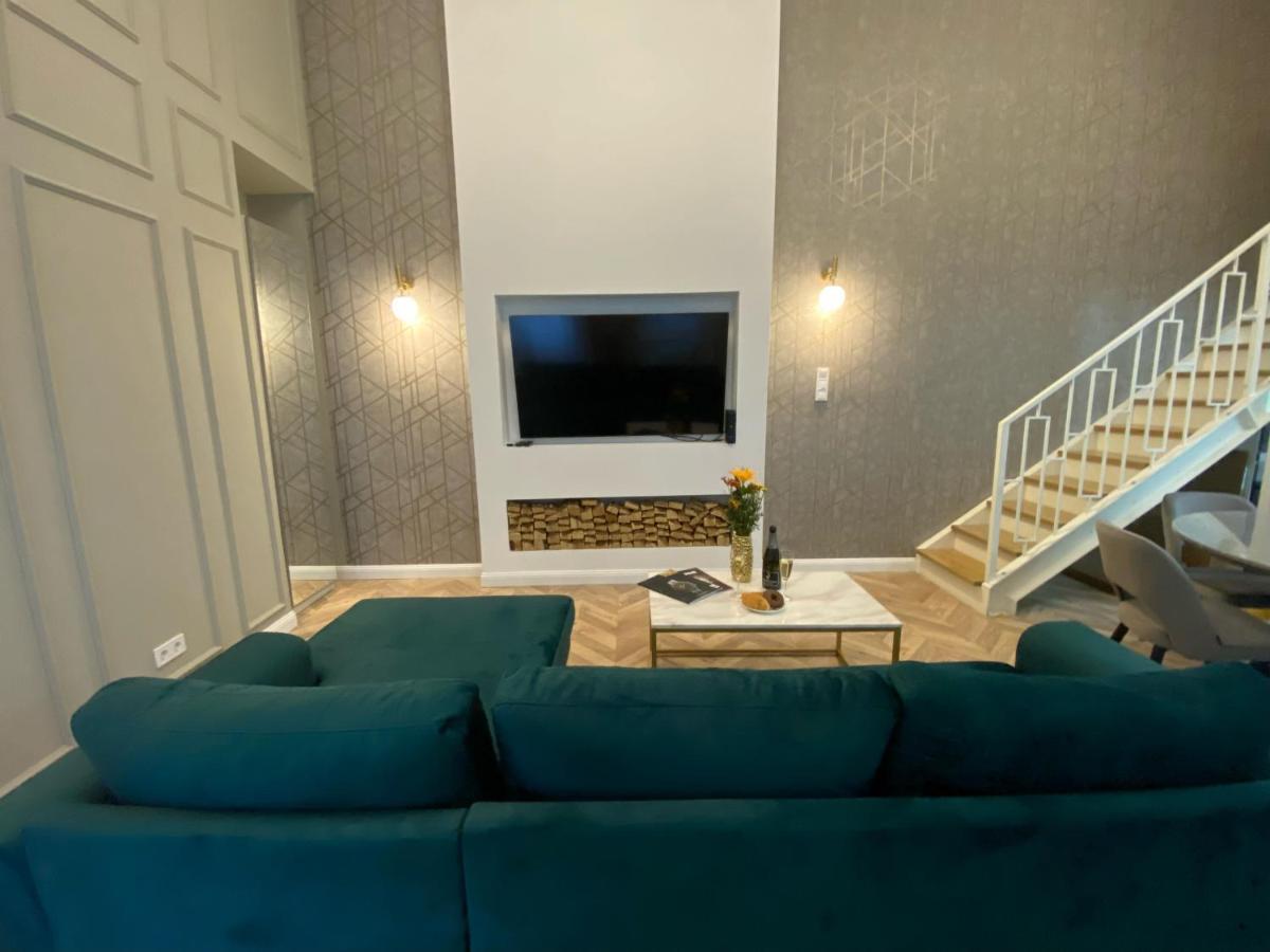 Apartment Luxury Exclusive 3 Bedroom Downtown