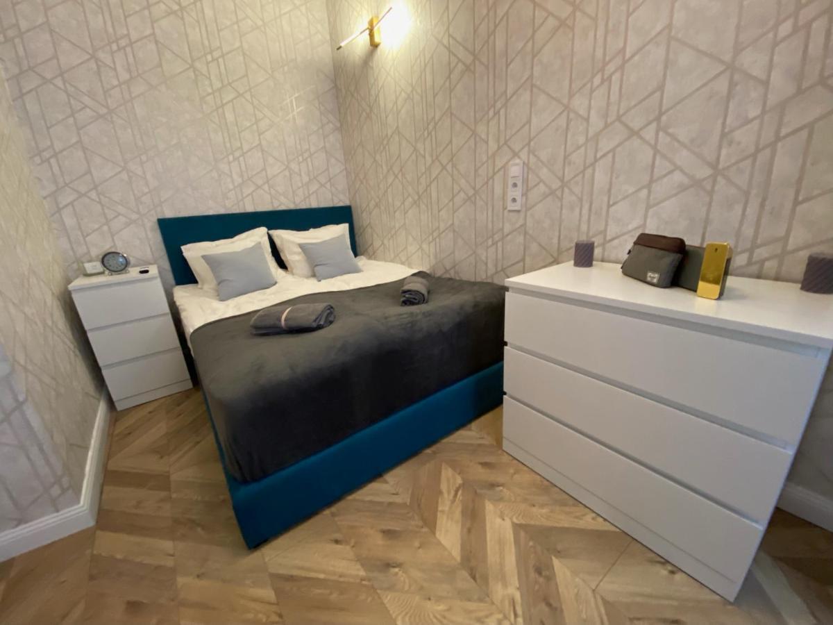 Luxury Exclusive 3 Bedroom Downtown *