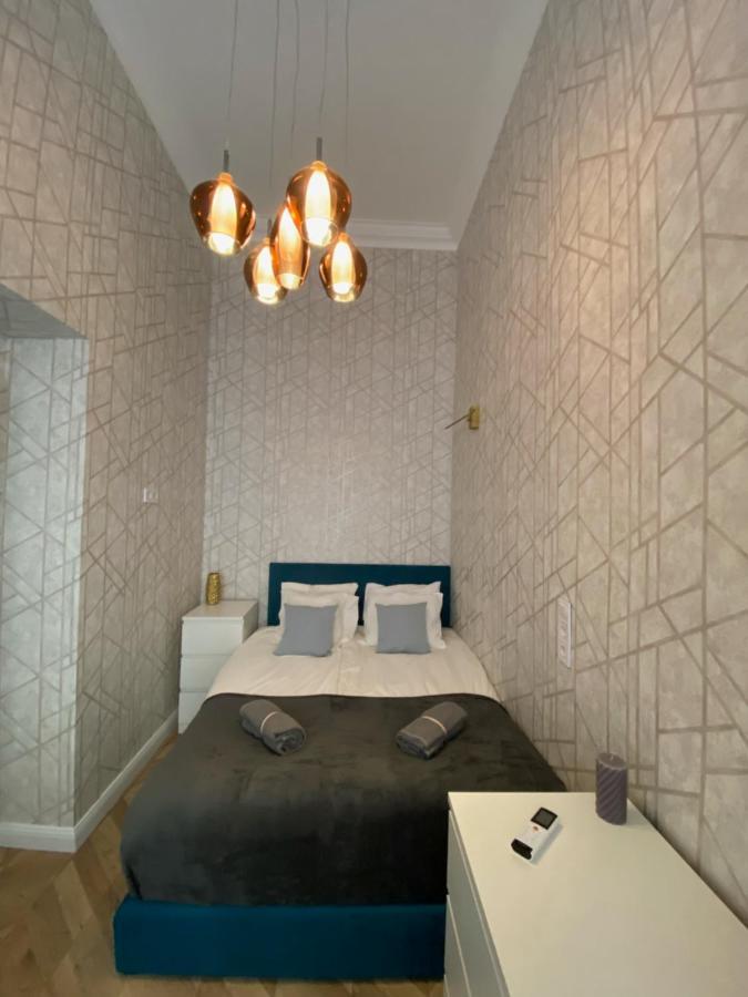 Luxury Exclusive 3 Bedroom Downtown *